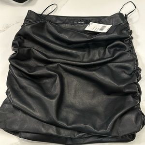 NWT Lucy Paris faux leather skirt with side ruching and zipper  Medium
